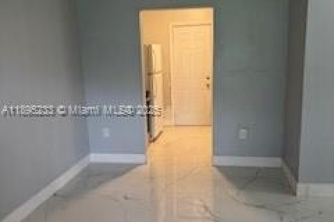 Villa ou maison à vendre à Miami, Floride: 4 chambres, 116.13 m2 № 1950351 - photo 6