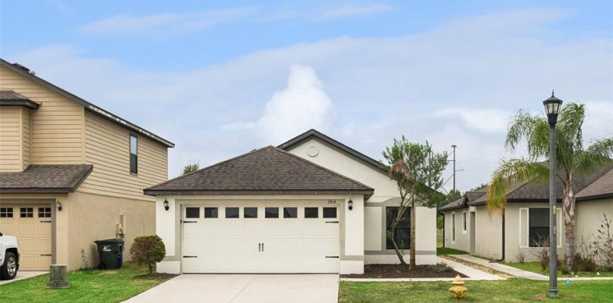 House in Lakeland, Florida 3 bedrooms, 154.03 sq.m. № 2093549