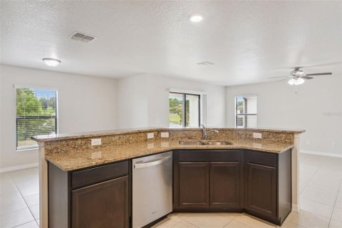 House in Lakeland, Florida 3 bedrooms, 154.03 sq.m. № 2093549 - photo 8