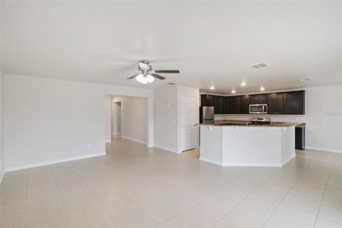 House in Lakeland, Florida 3 bedrooms, 154.03 sq.m. № 2093549 - photo 11