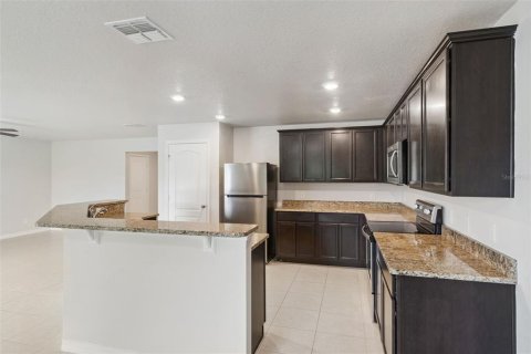 House in Lakeland, Florida 3 bedrooms, 154.03 sq.m. № 2093549 - photo 9