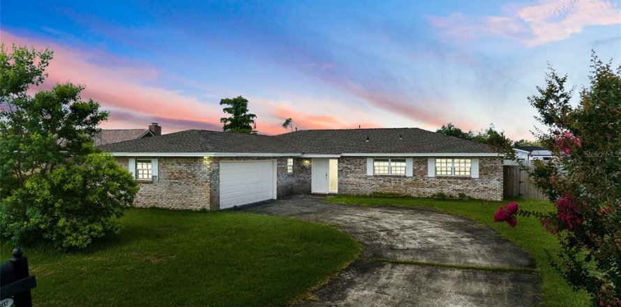 House in Panama City, Florida 3 bedrooms, 196.77 sq.m. № 2396314