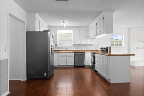 House in Panama City, Florida 3 bedrooms, 196.77 sq.m. № 2396314 - photo 3