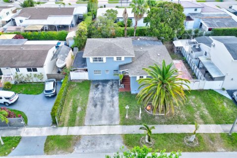 Купить виллу или дом в Майами, Флорида 5 спален, 131.46м2, № 2052126 - фото 8