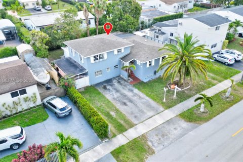 Купить виллу или дом в Майами, Флорида 5 спален, 131.46м2, № 2052126 - фото 7