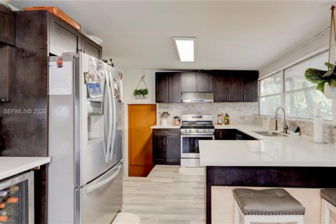 Купить виллу или дом в Майами, Флорида 5 спален, 131.46м2, № 2052126 - фото 16