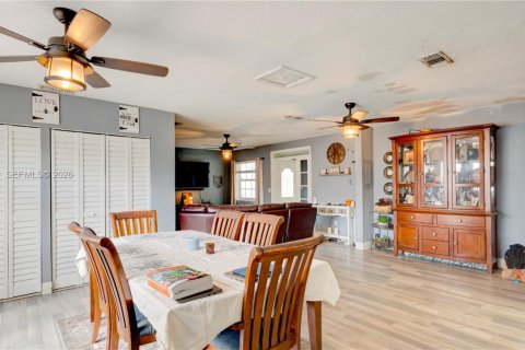 Купить виллу или дом в Майами, Флорида 5 спален, 131.46м2, № 2052126 - фото 13