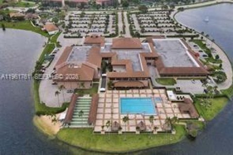 Immobilier commercial à Pembroke Pines, Floride 87.33 m2 № 2080855