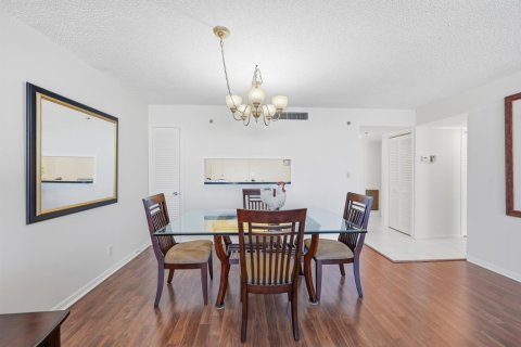 Condo in Highland Beach, Florida, 1 bedroom  № 2245560 - photo 15