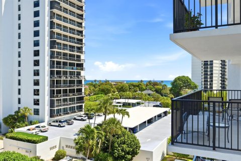 Condo in Highland Beach, Florida, 1 bedroom  № 2245560 - photo 19