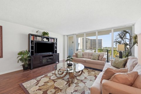 Condo in Highland Beach, Florida, 1 bedroom  № 2245560 - photo 20