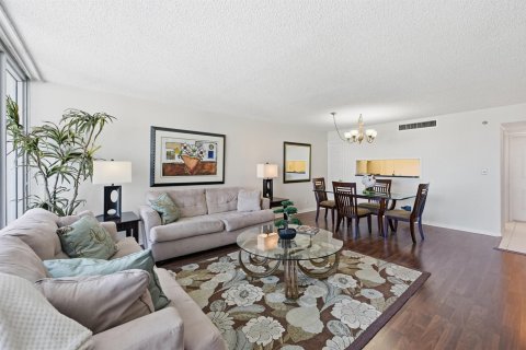Condo in Highland Beach, Florida, 1 bedroom  № 2245560 - photo 18