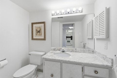 Condo in Highland Beach, Florida, 1 bedroom  № 2245560 - photo 14