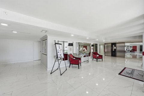 Condo in Highland Beach, Florida, 1 bedroom  № 2245560 - photo 29