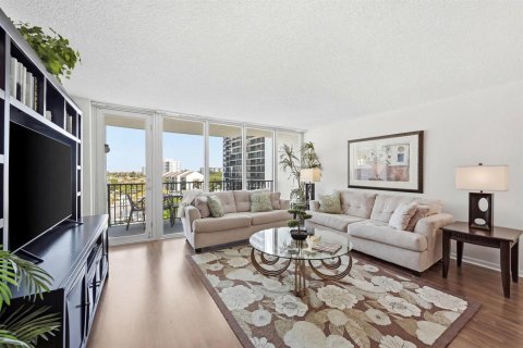 Condo in Highland Beach, Florida, 1 bedroom  № 2245560 - photo 3