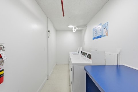 Condo in Highland Beach, Florida, 1 bedroom  № 2245560 - photo 25