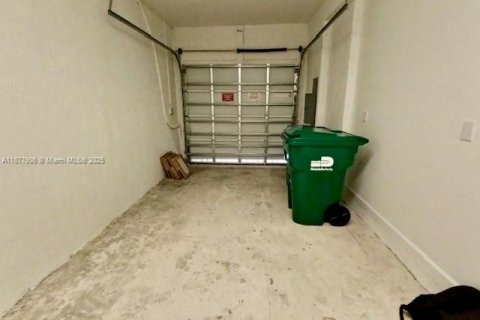 Touwnhouse à vendre à Miami, Floride: 3 chambres, 169.73 m2 № 1971469 - photo 27
