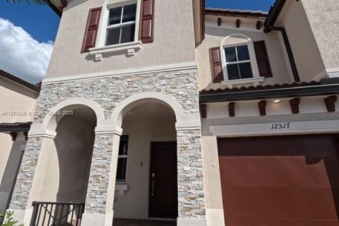 Touwnhouse à vendre à Miami, Floride: 3 chambres, 169.73 m2 № 1971469 - photo 5