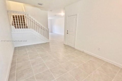 Touwnhouse à vendre à Miami, Floride: 3 chambres, 169.73 m2 № 1971469 - photo 7