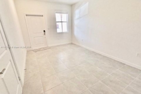 Touwnhouse à vendre à Miami, Floride: 3 chambres, 169.73 m2 № 1971469 - photo 19