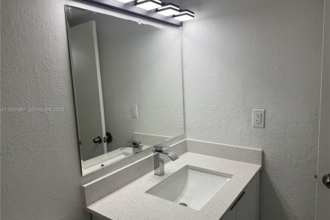 Copropriété à louer à Pembroke Pines, Floride: 2 chambres, 98.94 m2 № 1990255 - photo 15