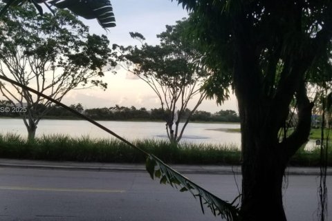 Copropriété à louer à Pembroke Pines, Floride: 2 chambres, 98.94 m2 № 1990255 - photo 29