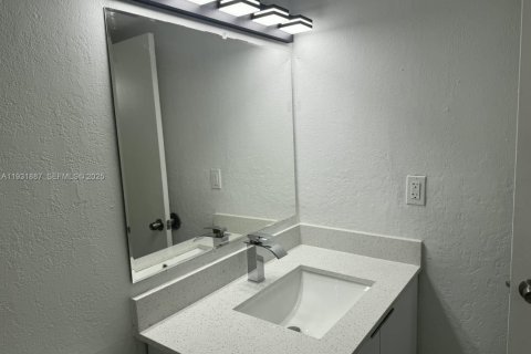 Copropriété à louer à Pembroke Pines, Floride: 2 chambres, 98.94 m2 № 1990255 - photo 17