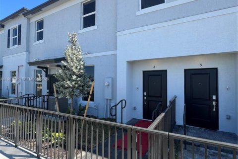 Touwnhouse à louer à Miami, Floride: 3 chambres № 2029422 - photo 12