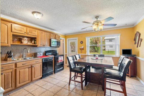 Commercial property in Fort Lauderdale, Florida 289.39 sq.m. № 2370089 - photo 30