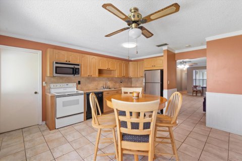 Commercial property in Fort Lauderdale, Florida 289.39 sq.m. № 2370089 - photo 9