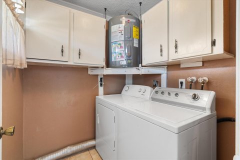 Commercial property in Fort Lauderdale, Florida 289.39 sq.m. № 2370089 - photo 21