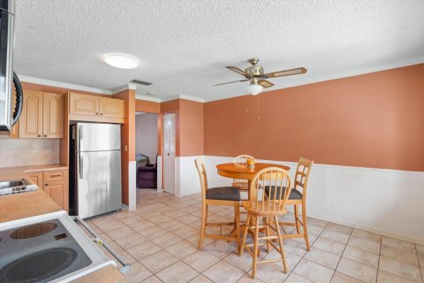 Commercial property in Fort Lauderdale, Florida 289.39 sq.m. № 2370089 - photo 10