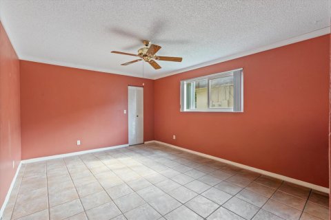 Commercial property in Fort Lauderdale, Florida 289.39 sq.m. № 2370089 - photo 12