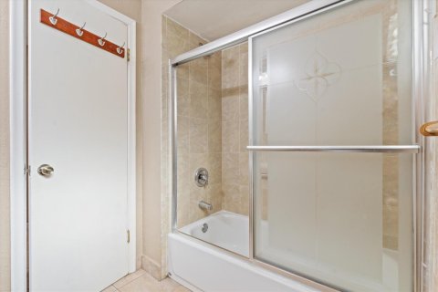 Commercial property in Fort Lauderdale, Florida 289.39 sq.m. № 2370089 - photo 17