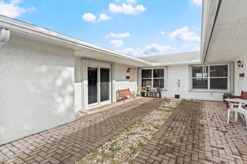 Commercial property in Fort Lauderdale, Florida 289.39 sq.m. № 2370089 - photo 25
