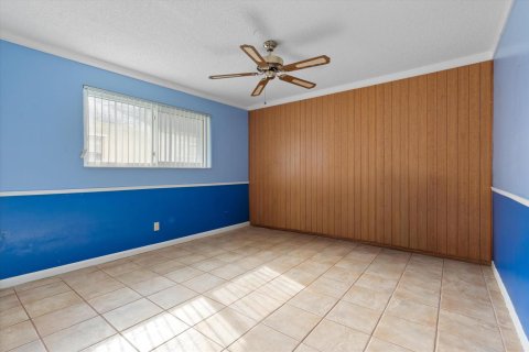 Commercial property in Fort Lauderdale, Florida 289.39 sq.m. № 2370089 - photo 18