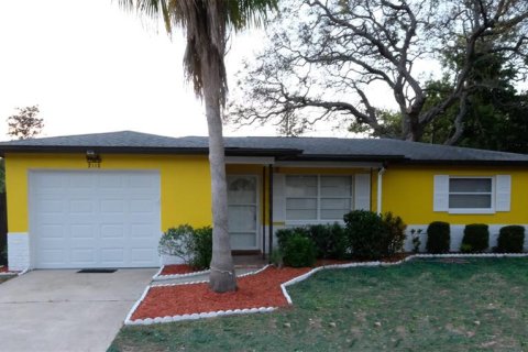 House in Clearwater, Florida 2 bedrooms, 82.96 sq.m. № 1622874 - photo 1