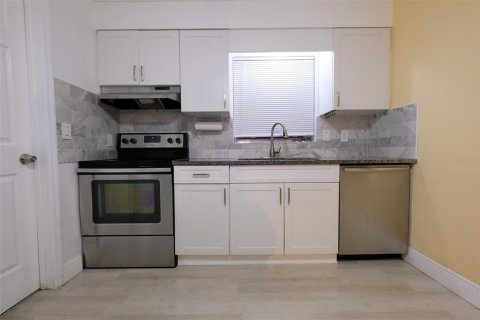 House in Clearwater, Florida 2 bedrooms, 82.96 sq.m. № 1622874 - photo 5