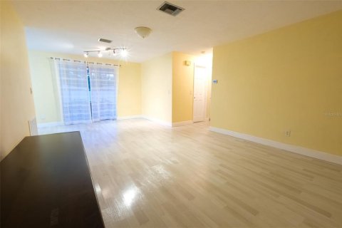 House in Clearwater, Florida 2 bedrooms, 82.96 sq.m. № 1622874 - photo 2