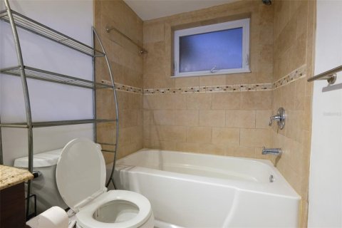 House in Clearwater, Florida 2 bedrooms, 82.96 sq.m. № 1622874 - photo 9