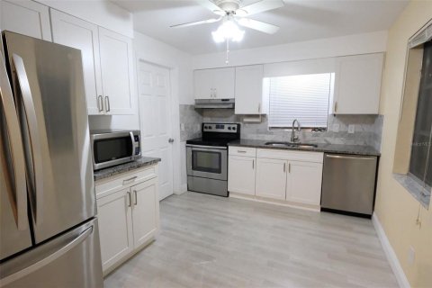 House in Clearwater, Florida 2 bedrooms, 82.96 sq.m. № 1622874 - photo 7