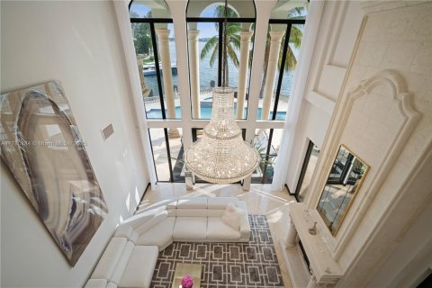 Villa ou maison à vendre à North Miami Beach, Floride: 7 chambres, 718.04 m2 № 2021589 - photo 16