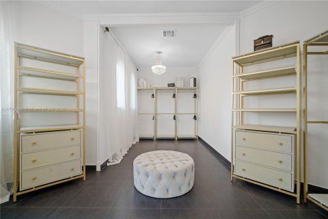 Villa ou maison à vendre à North Miami Beach, Floride: 7 chambres, 718.04 m2 № 2021589 - photo 20