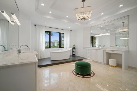 Villa ou maison à vendre à North Miami Beach, Floride: 7 chambres, 718.04 m2 № 2021589 - photo 22