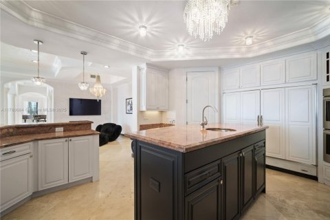 Villa ou maison à vendre à North Miami Beach, Floride: 7 chambres, 718.04 m2 № 2021589 - photo 11