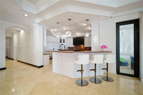 Villa ou maison à vendre à North Miami Beach, Floride: 7 chambres, 718.04 m2 № 2021589 - photo 12