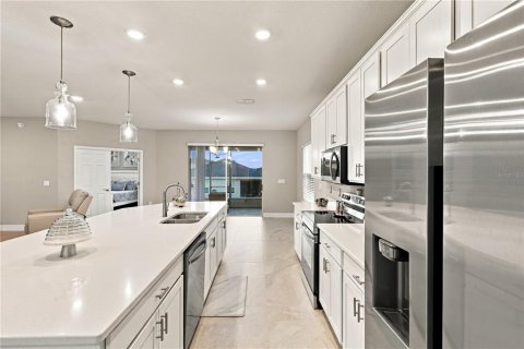 House in Davenport, Florida 4 bedrooms, 188.96 sq.m. № 2403116 - photo 20