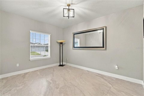 House in Davenport, Florida 4 bedrooms, 188.96 sq.m. № 2403116 - photo 11