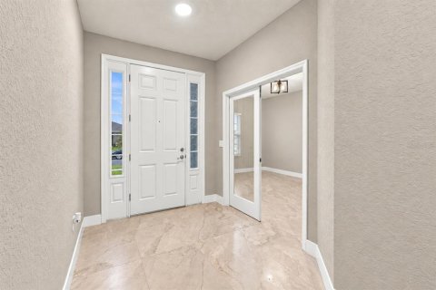House in Davenport, Florida 4 bedrooms, 188.96 sq.m. № 2403116 - photo 10
