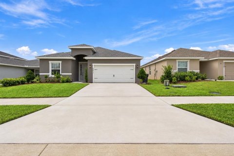House in Davenport, Florida 4 bedrooms, 188.96 sq.m. № 2403116 - photo 2